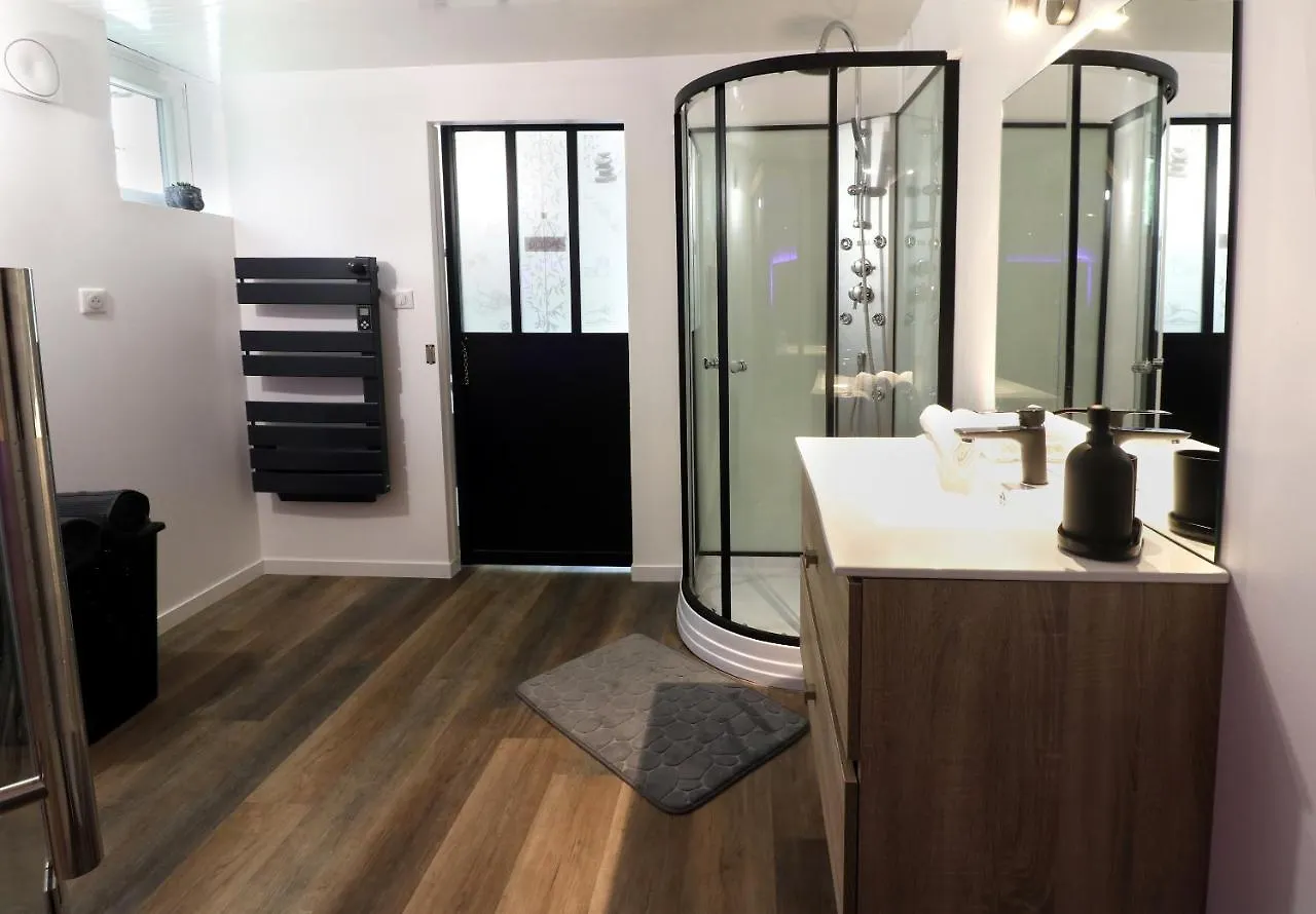 La Marionnade - Maison De Village, Sauna, Balneotherapie, Borne Ve Cerdon  Holiday home