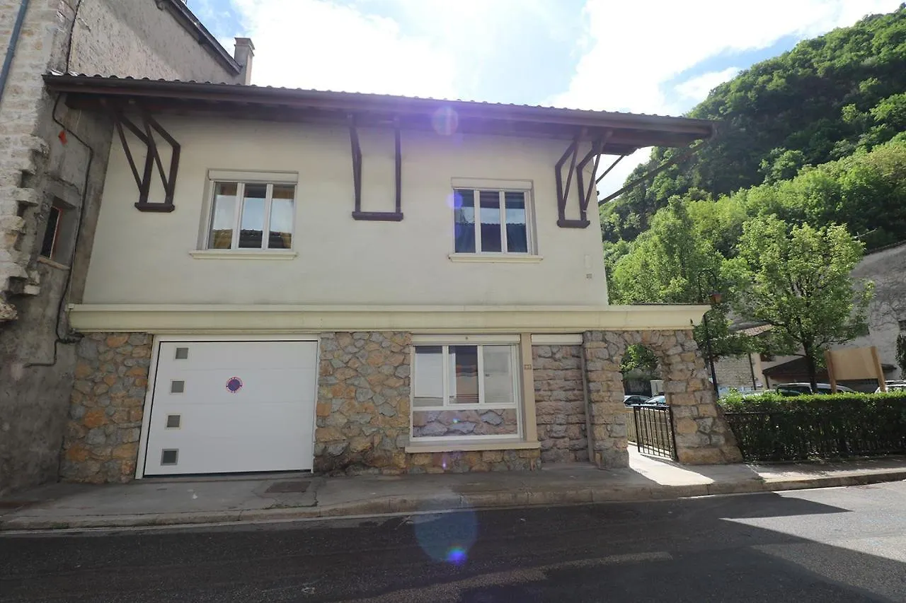 La Marionnade - Maison De Village, Sauna, Balneotherapie, Borne Ve Cerdon  0*, Cerdon (Ain)