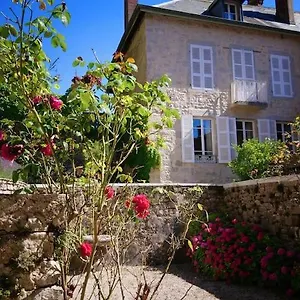 Au Fil De L'eau Bed & Breakfast